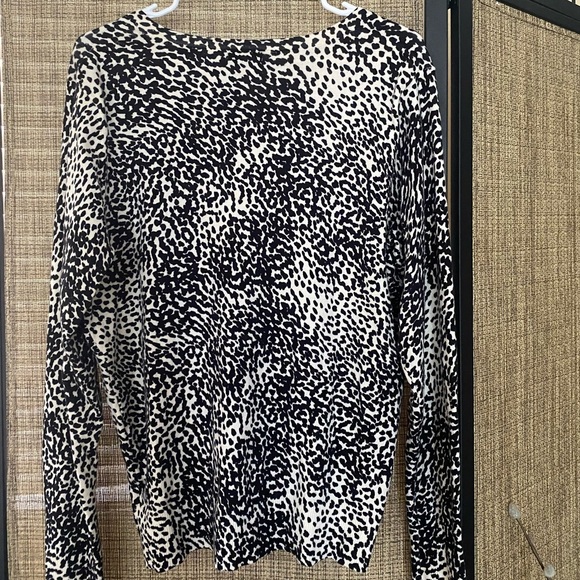 SOLD! Merona White Animal Print Ultimate V-Neck Cardigan - Picture 10 of 13
